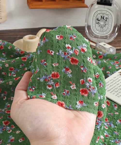 72-285 내추럴 입체 링클 엠보 플라워 원단 루비가든_그린