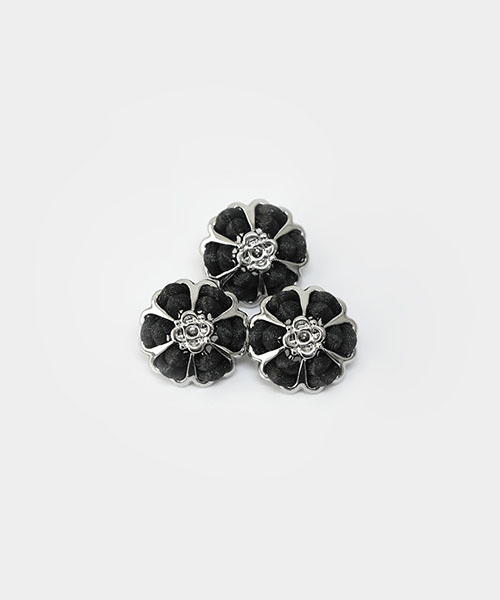 63-382 꽃잎 모티브 단추 15mm_실버&블랙
