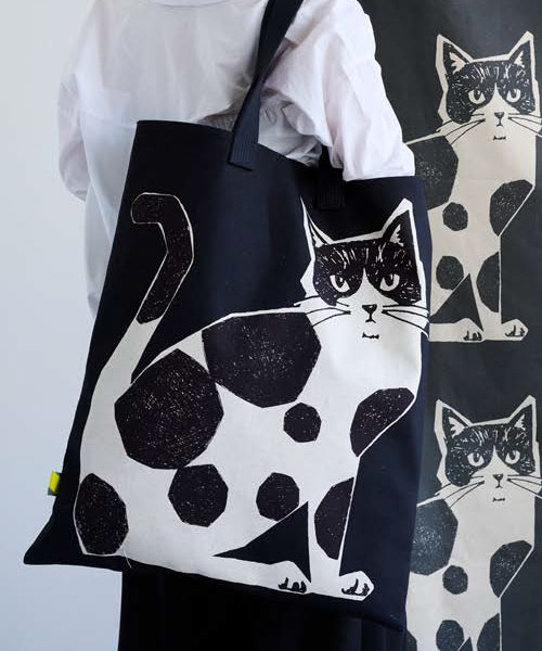 70-904 코카 코튼린넨 캔버스 네코노에 투캣 커트지(110x62cm)_블랙